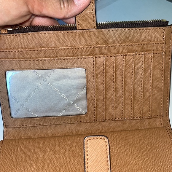 Michael Kors signature logo Jetset double zipper wristlet - Picture 7 of 9